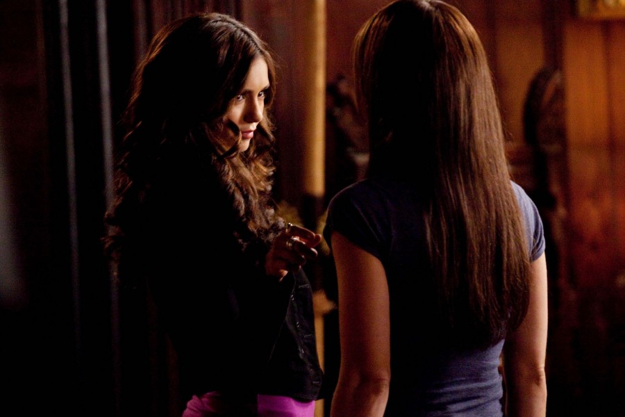 Katherine et Elena se fond face