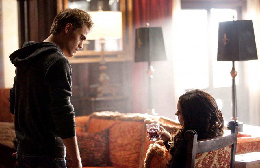 Stefan retrouve Katherine chez lui