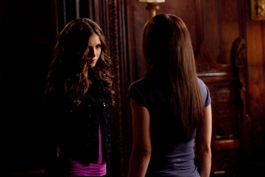 Premier face à face entre Katherine et Elena