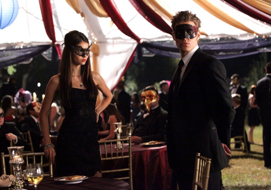 Katherine et Stefan ensemble au bal