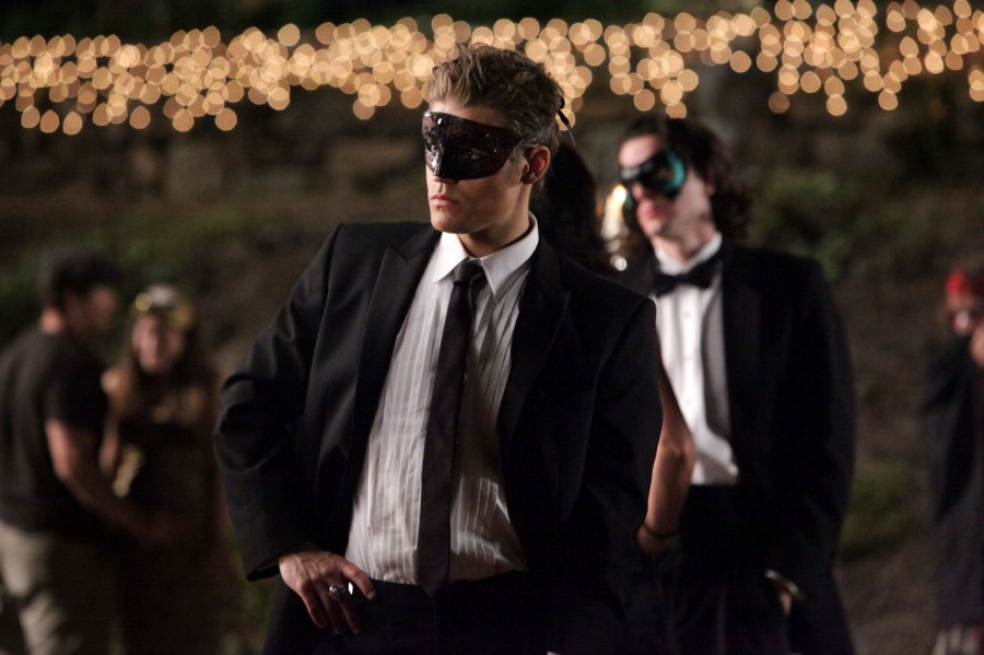 Stefan et Damon au bal
