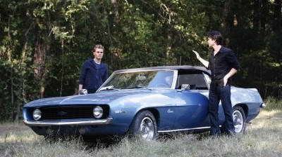 Stefan et Damon partent en voiture